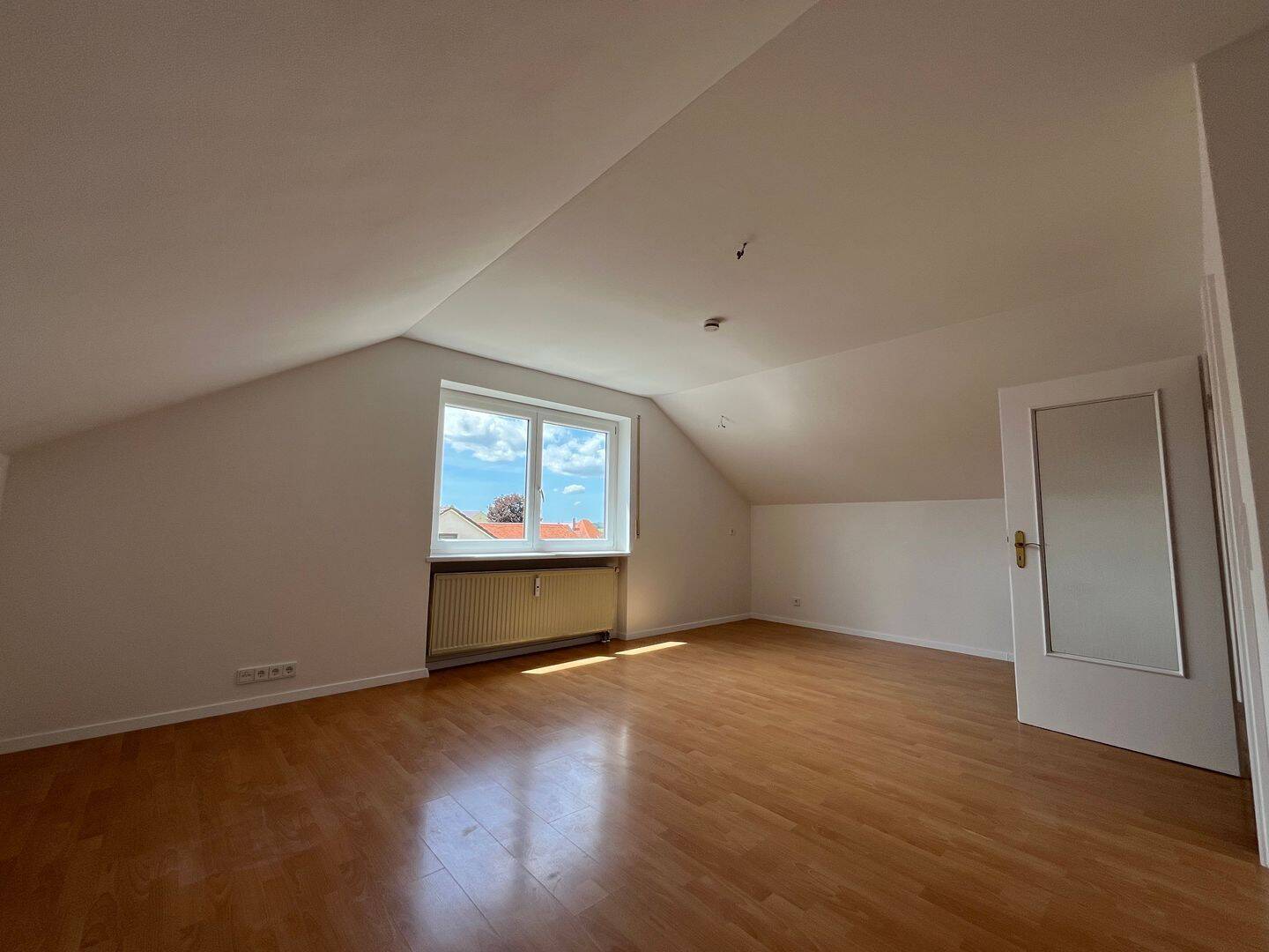 Helle 3 Zimmerwohnung im Ortskern von Thierhaupten. Liebevoll renoviert