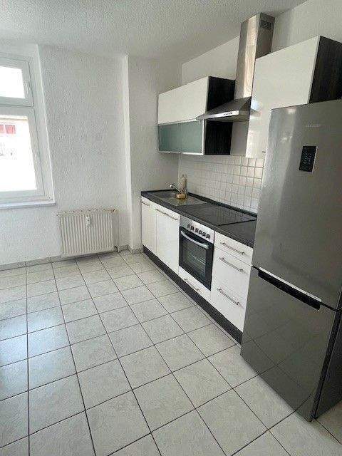 Wohnen in gemütlicher 3-Raum Dachgeschoss-Wohnung mit Einbauküche. – Magdeburg – Vorschaubild 9
