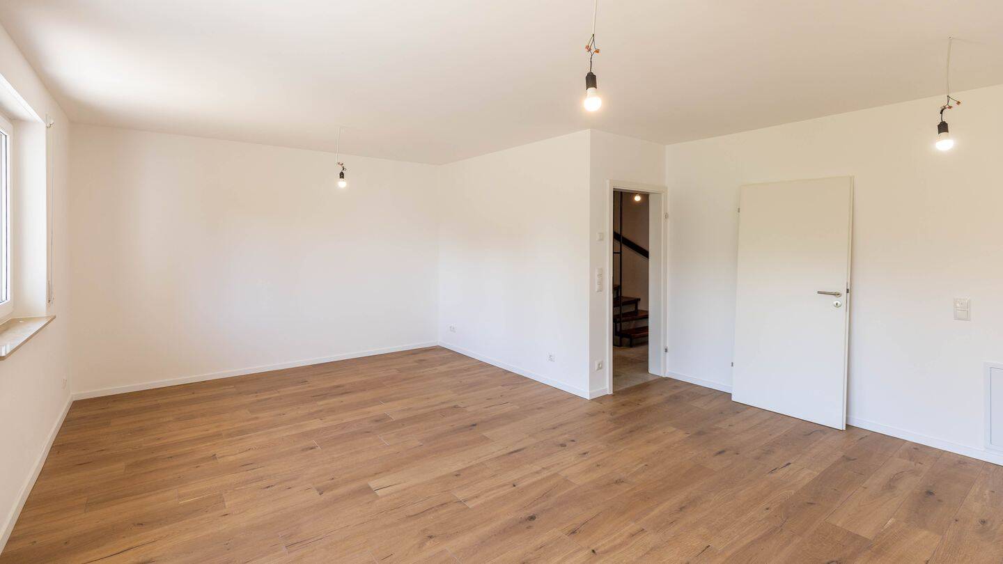 Neuwertiges Reihenmittelhaus sucht nette Familie