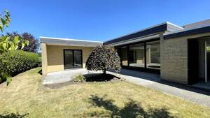 Attraktiver Bungalow mit Garage, Terrasse und Kamin in stadtnaher, begehrter Wohnlage in Oldenburg – 26127 Oldenburg – Vorschaubild 2