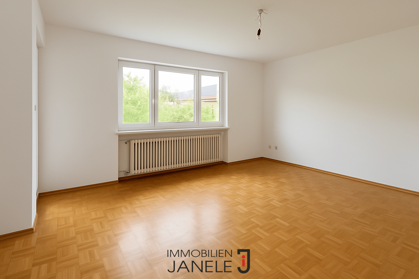 Viel Platz für Familie & Zukunft: 2–3-Familienhaus mit Bauplatz (teilbar) in Wenzenbach – Wenzenbach – Vorschaubild 2
