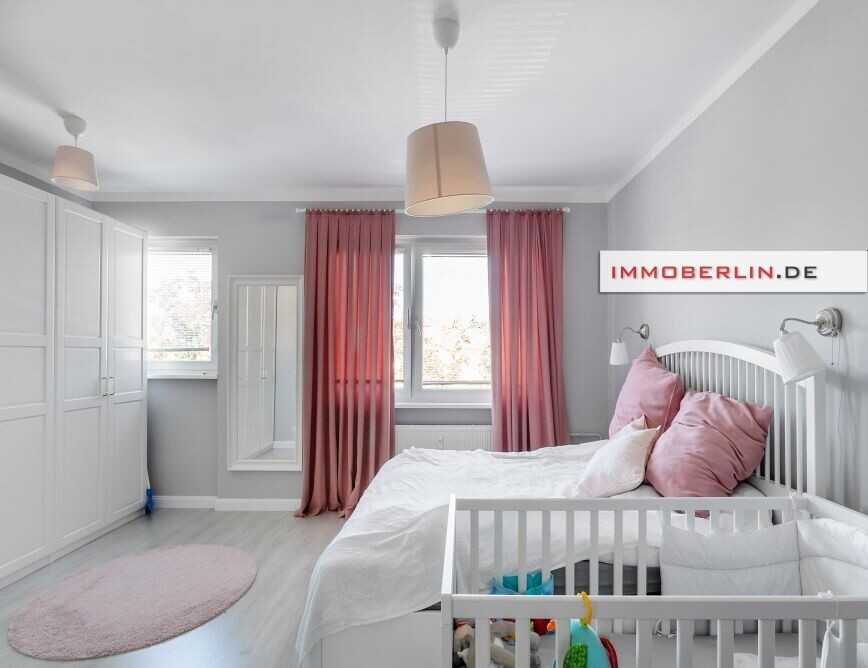 IMMOBERLIN.DE - Geschmackvoll kernsanierte Wohnung mit Loggia & Pkw-Stellplatz – Berlin – Vorschaubild 2