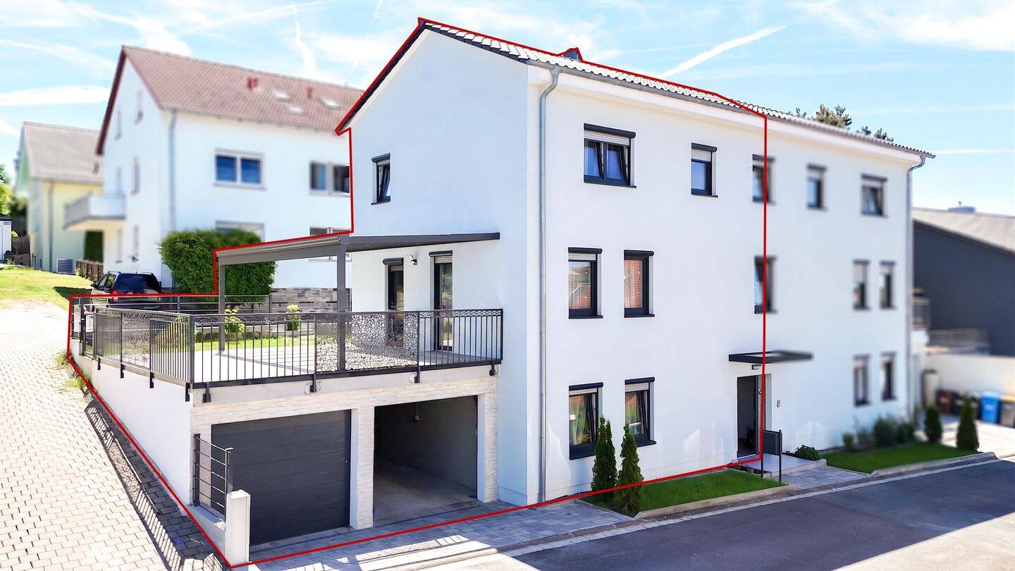 Neuwertiges Wohnensemble mit Einliegerwohnung, großer Sonnenterrasse und Doppelgarage – Eisingen – Vorschaubild 2