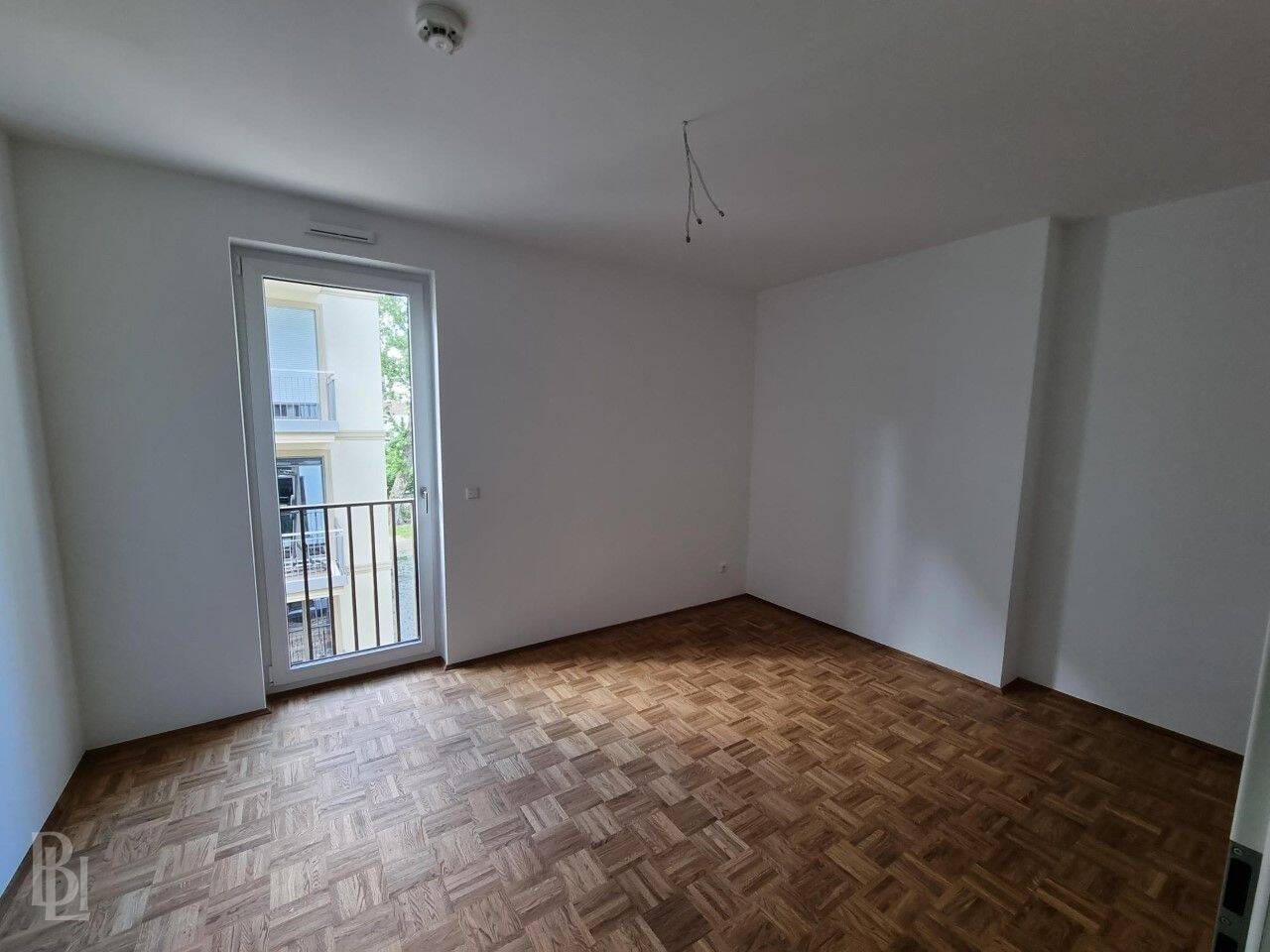 Grün wohnen, modern leben - 2 Zimmer mit Fußbodenheizung & EBK direkt am Park – Berlin – Vorschaubild 4
