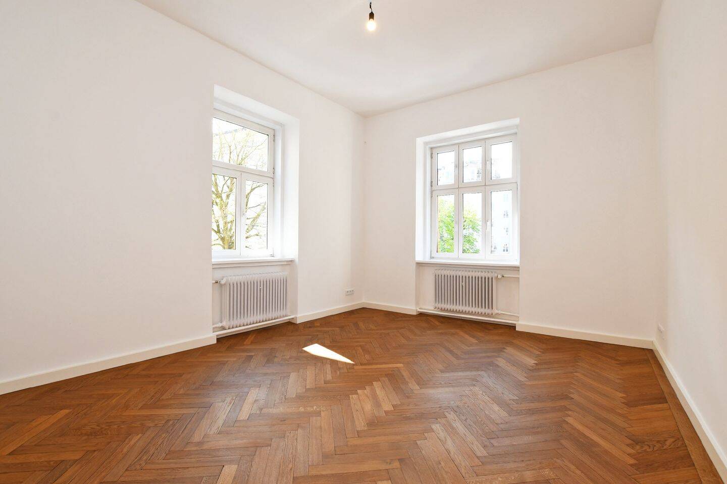 AIGNER - Sanierter 5-Zimmer-Altbautraum - Mitten im Lehel – München – Vorschaubild 3