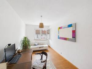 Bezugsfrei in zentraler Lage: Großzügige 4-Zimmer-Wohnung mit Balkon in der Zellerau – 97082 Würzburg – Vorschaubild 8