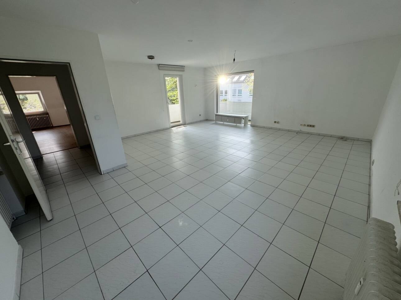 3-Zimmer-Wohnung mit separatem Apartment und Gartenmitnutzung – Leverkusen – Bild 1 von 9
