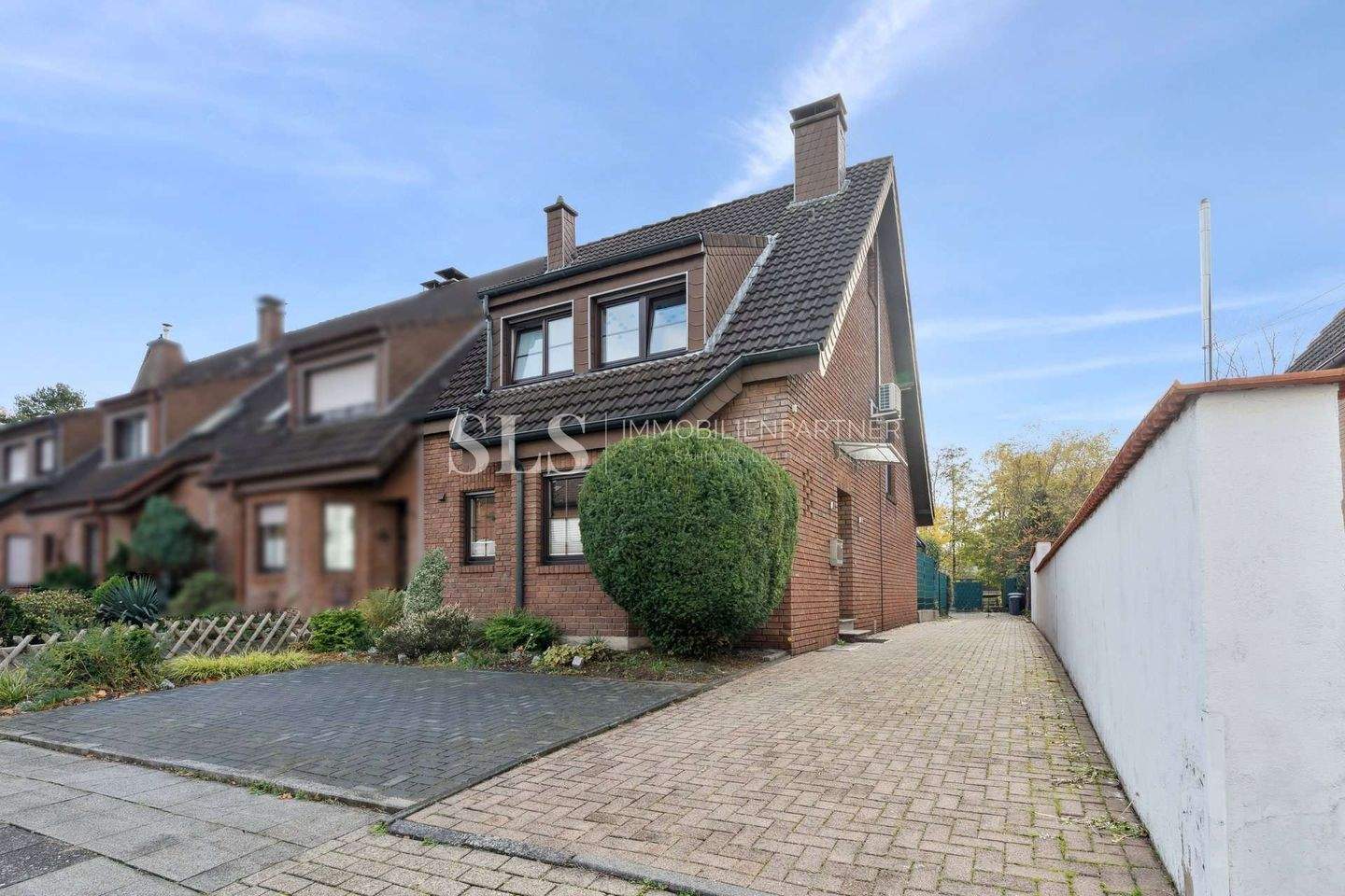 Ruhige Sackgassenlage in Bottrop: Reihenendhaus mit großzügigem Garten, Sauna und Kamin – Bottrop – Vorschaubild 2
