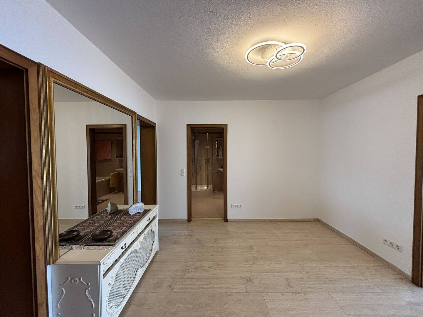 Großzügige 2-Zimmer-Wohnung in 1. Rheinlage! Komplett Modernisiert! – Düsseldorf – Vorschaubild 7