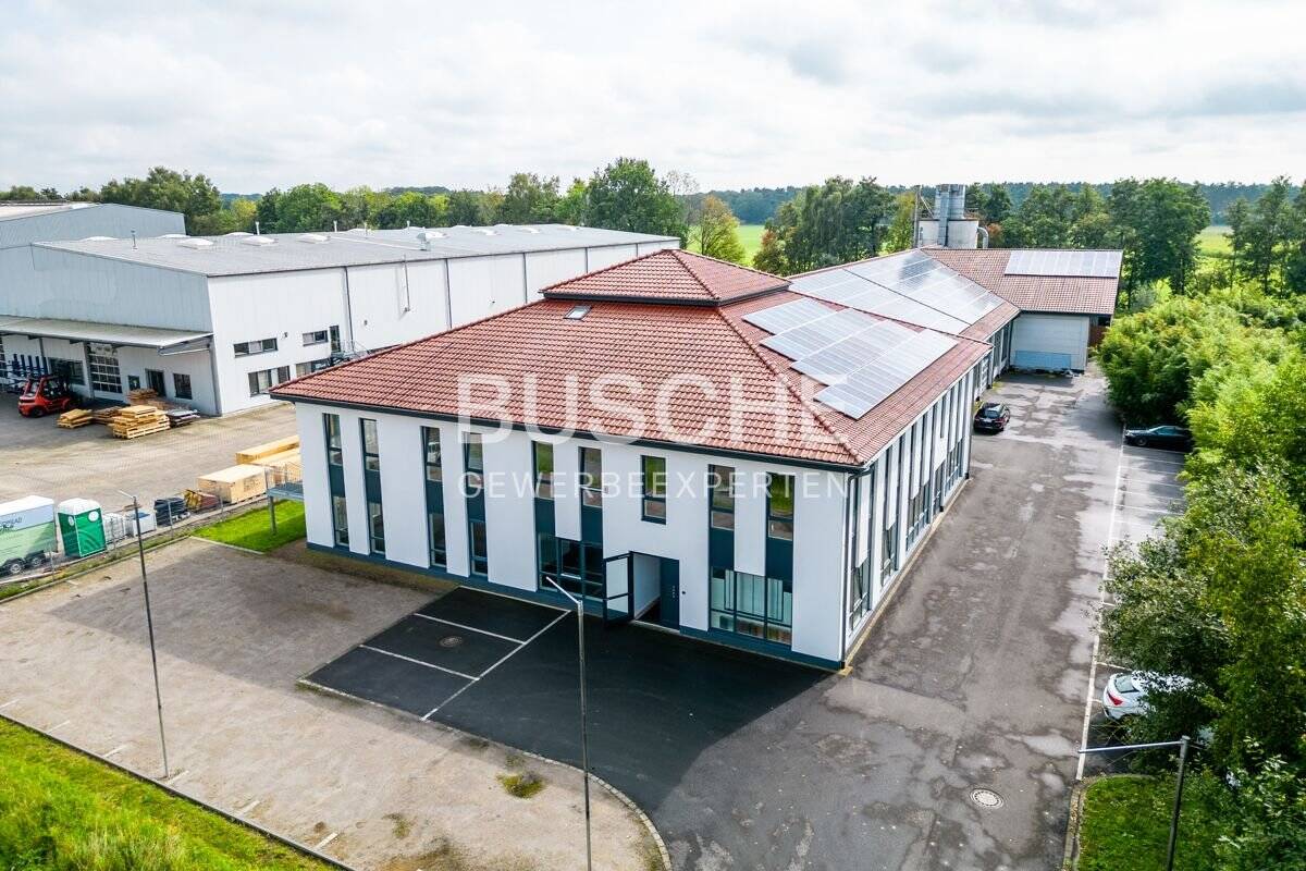 Sassenberg || 195 m² Bürofläche || Stellplätze|| frei nach Vereinbarung