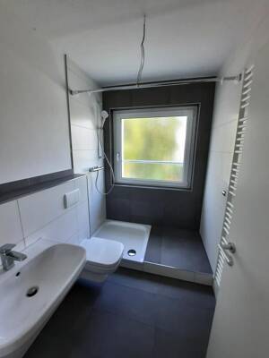 Ein schräges Angebot! Unters Dach ziehen und 350 Euro Gutschein* sichern! – 47178 Duisburg – Vorschaubild 2