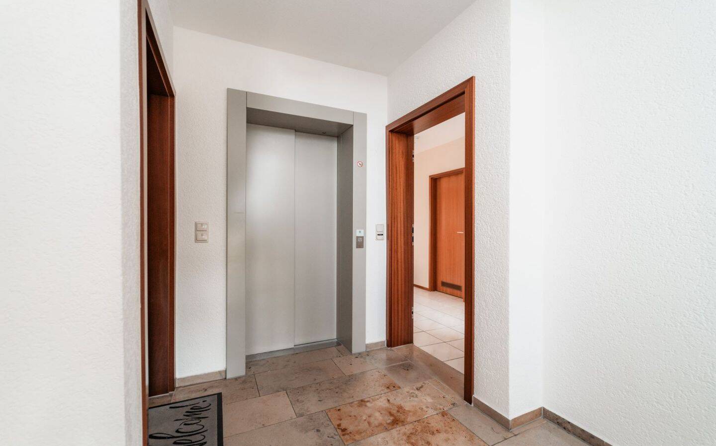 4-Zimmerwohnung mit 2 Loggien und Tiefgaragenstellplatz – Mannheim – Vorschaubild 4