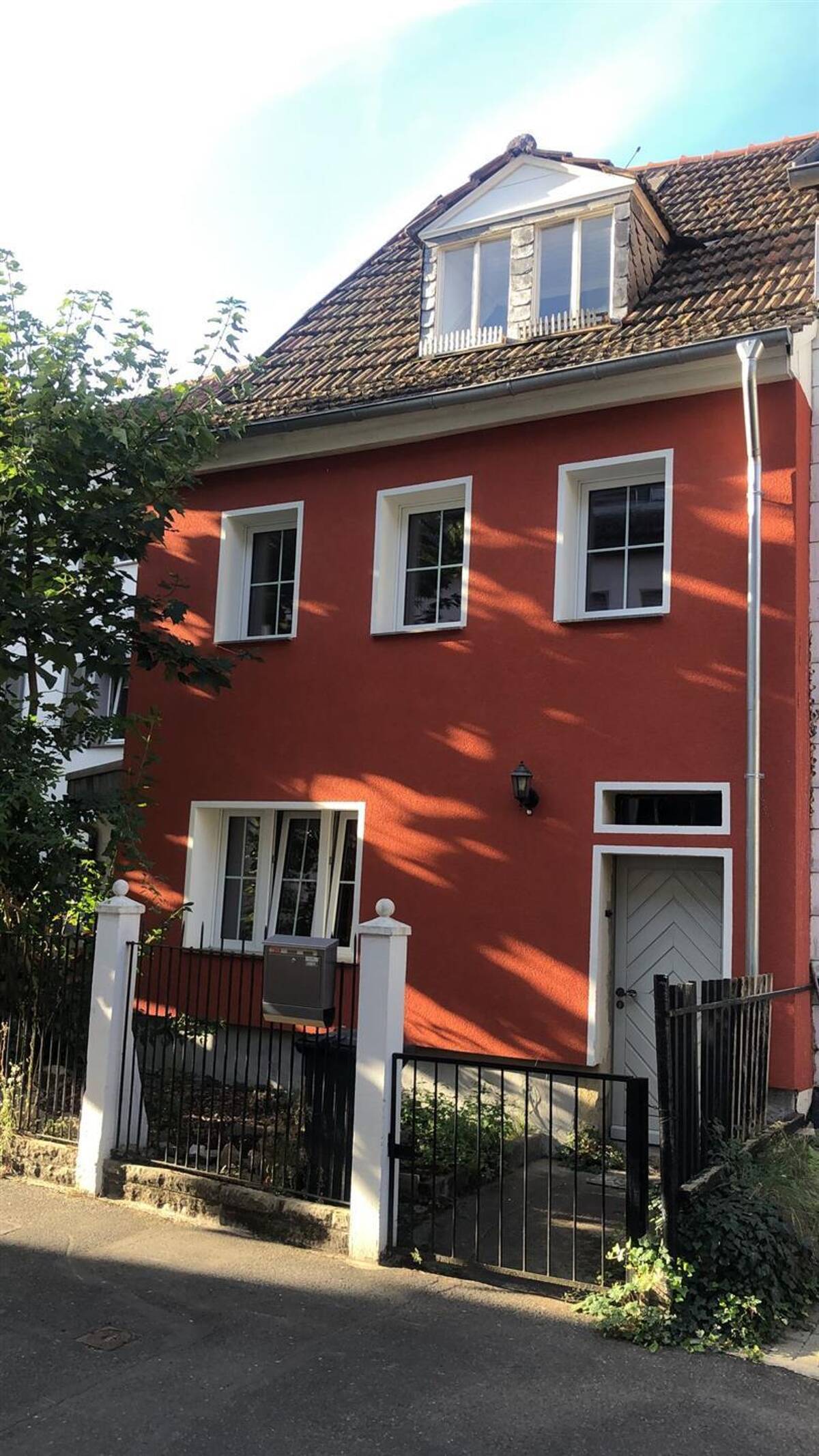 Neuer Preis! Heidingsfeld: gemütliches Häuschen mit Potential – 97084 Würzburg – Bild 1 von 9
