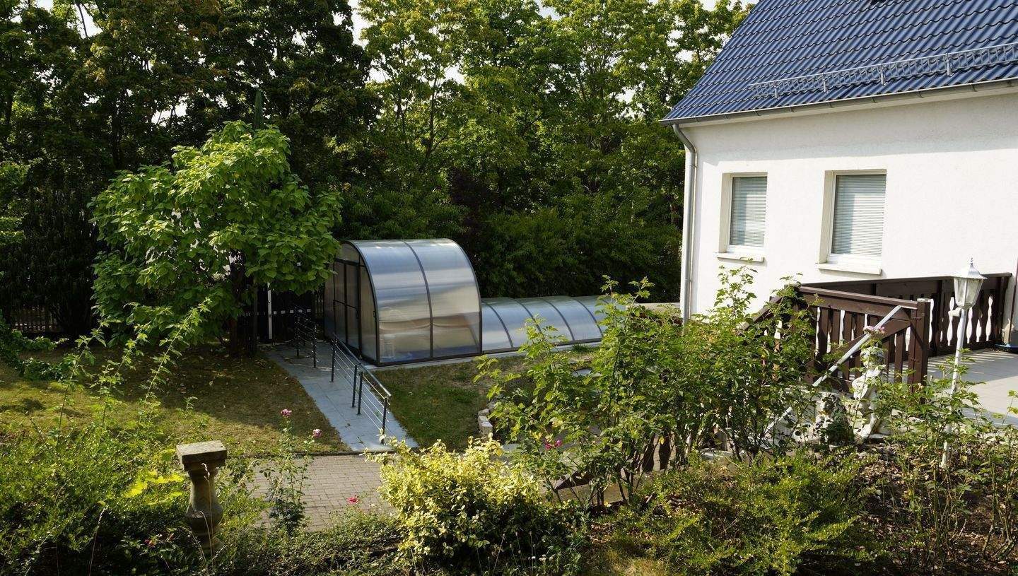 Einfamilienhaus mit großem Grundstück, Garten, Pool, Sauna & Garage – Erfurt – Vorschaubild 4