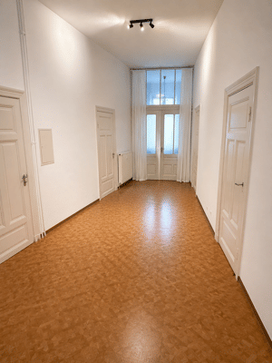 Charmante Altbauwohnung mit großzügigem Schnitt, hohen Decken und moderner Einbauküche – 26123 Oldenburg – Vorschaubild 2