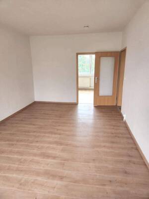 Schöne 3-Zimmer-Wohnung mit EBK u. Balkon in Görlitz (Weinhübel) – 2827 Görlitz – Vorschaubild 3