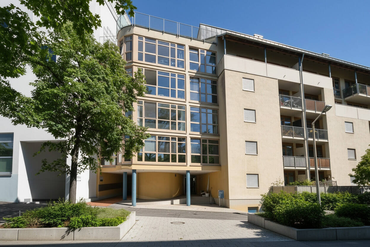 VON POLL | Helle 3-Zimmer-Wohnung mit Tiefgaragenstellplatz und Kapitalanlage-Potenzial – Nürnberg – Vorschaubild 2