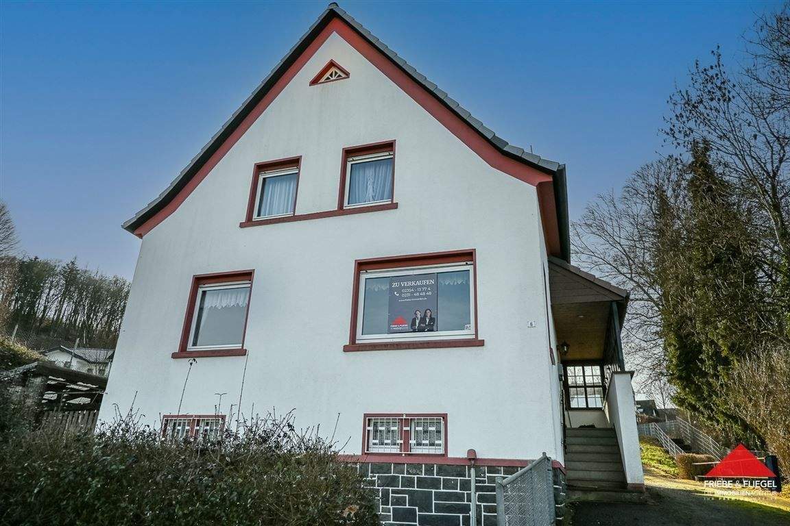 Einfamilienhaus mit Nebengebäude und Garagen in zentraler Lage von Kierspe – Kierspe – Vorschaubild 2