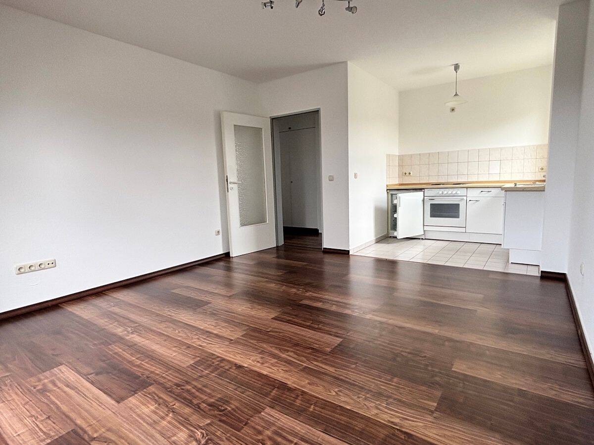 Wohnen in ruhiger, grüner Lage - Helle 2-Zi.-Single-DG-Whg. mit sonniger Dachterrasse – Borna – Vorschaubild 8