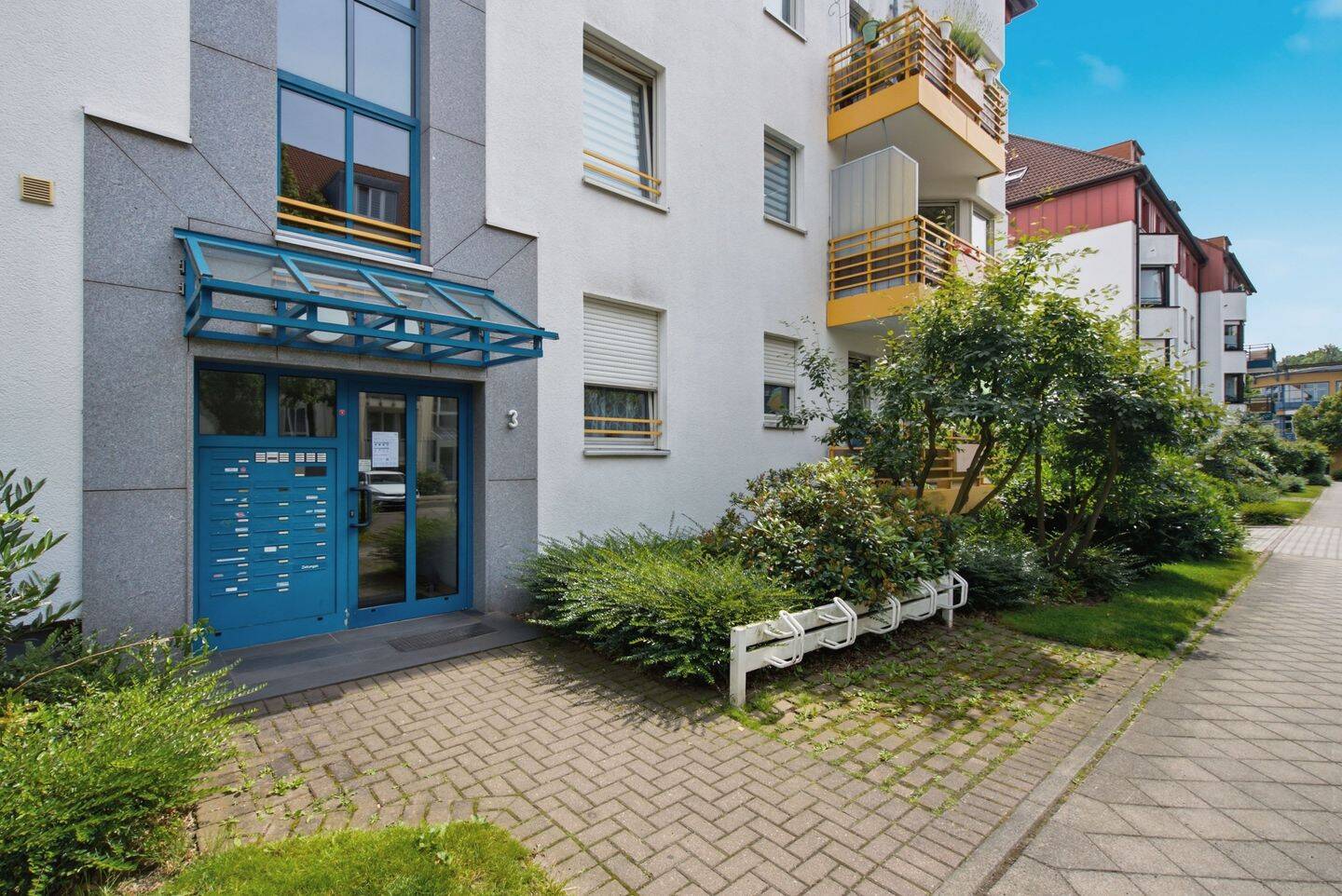 Neu am Markt: Helle 3-Zimmer-Wohnung mit Balkon und Tiefgaragenstellplatz in Leipzig-Heiterblick!