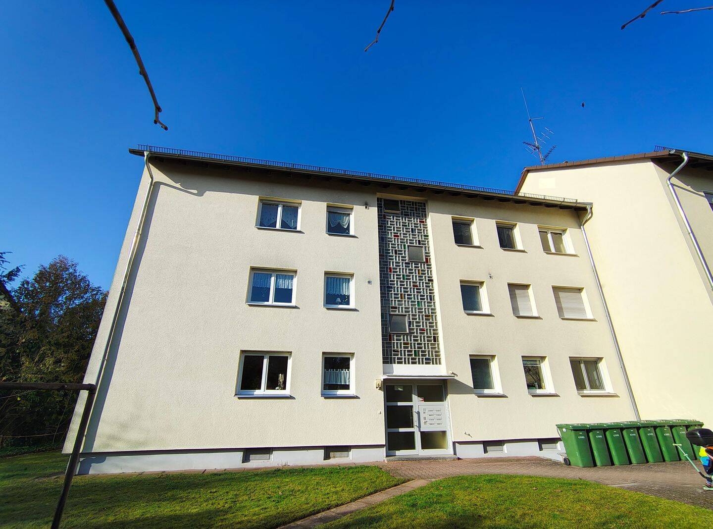 Mehrfamilienhaus mit 8 Wohneinheiten – Kapitalanlage in begehrter Lage am Heinberg-Park, Oberasbach – Oberasbach – Vorschaubild 3