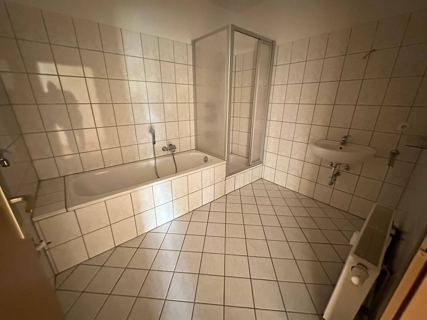 1. OG - Balkon - Stellplatz mgl. - Wanne - im 1.OG - frei ab 1.7.26 – Chemnitz – Vorschaubild 9