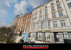 Altbaucharme trifft Elbblick : Exklusive und moderne 3-Zimmer-Wohnung auf St. Pauli. – 20359 Hamburg – Vorschaubild 1