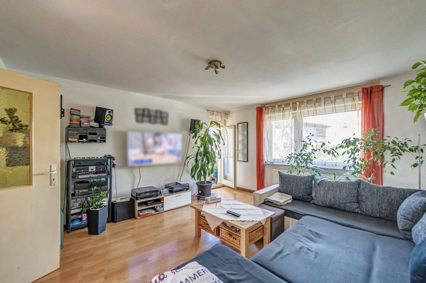 3 Zimmer, Balkon, Garage und Stellplatz in der beliebten Südstadt – Karlsruhe – Vorschaubild 3