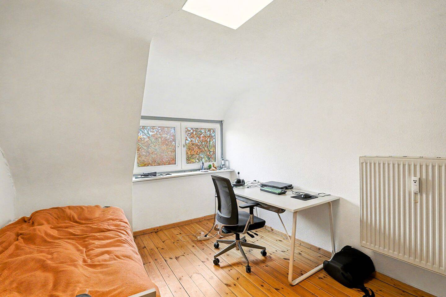 Ankommen & Aufatmen: Helle 2-Zimmer mit Balkon, separater Wohnküche & Dielenboden – Hamburg – Vorschaubild 3