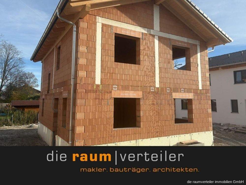 Einfamilienhaus im Rohbau mit Dach zum Ausbau in Bruckmühl zu verkaufen, jetzt informieren – Bruckmühl – Bild 1 von 2
