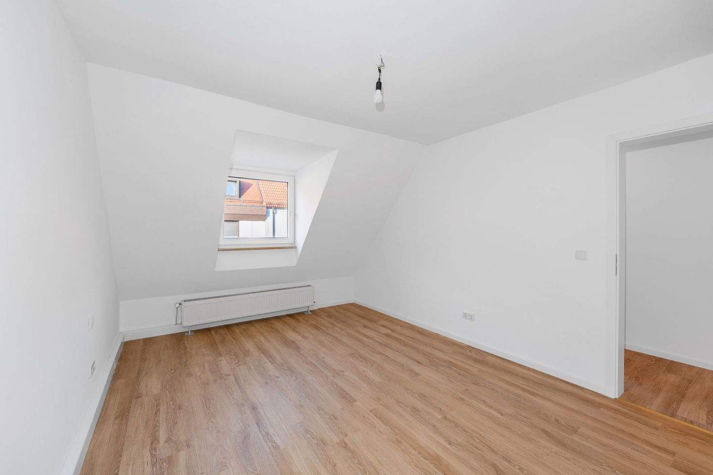 Charmante 3-Zimmer-Wohnung – modernisiert und zentrumsnah mit sehr guter Anbindung – Nürnberg – Vorschaubild 2