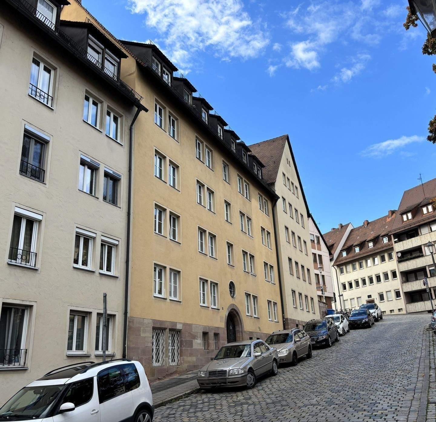 Top Lage - 200 m zur Kaiserburg - vermietete Etagenwohnung - 3.OG - (Prov.frei!) – Nürnberg – Vorschaubild 2