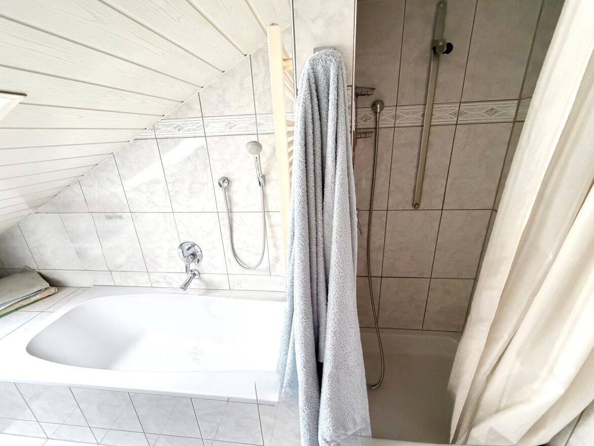 **gemütliche Mansardenwohnung** – München – Vorschaubild 8