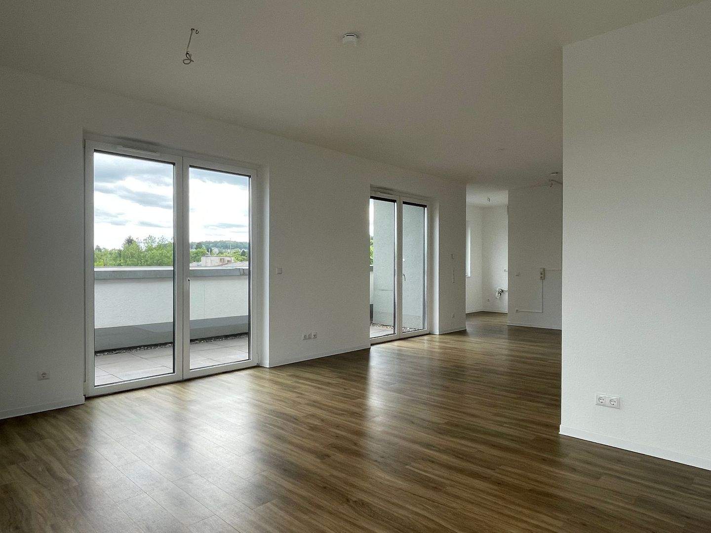 Stilvolle 3-Zimmer-Wohnung mit großer Terrasse am Kurpark – Bonn – Vorschaubild 2