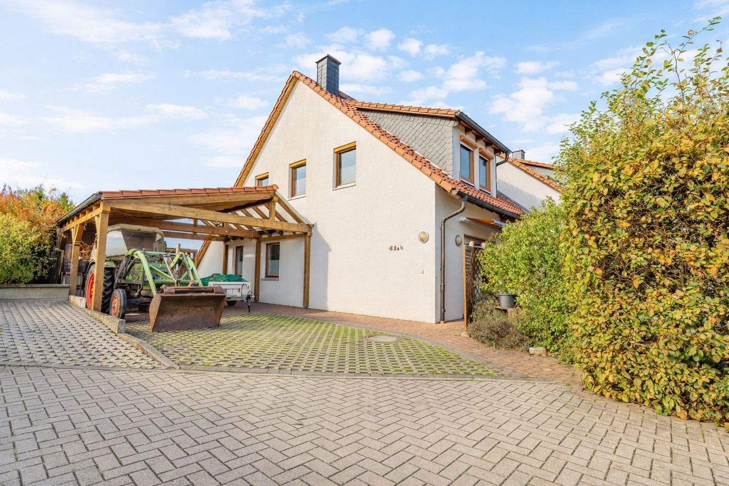 Wohnen mit Weitblick: Modernisiertes Zweifamilienhaus in Börßum – Börßum – Bild 1 von 9