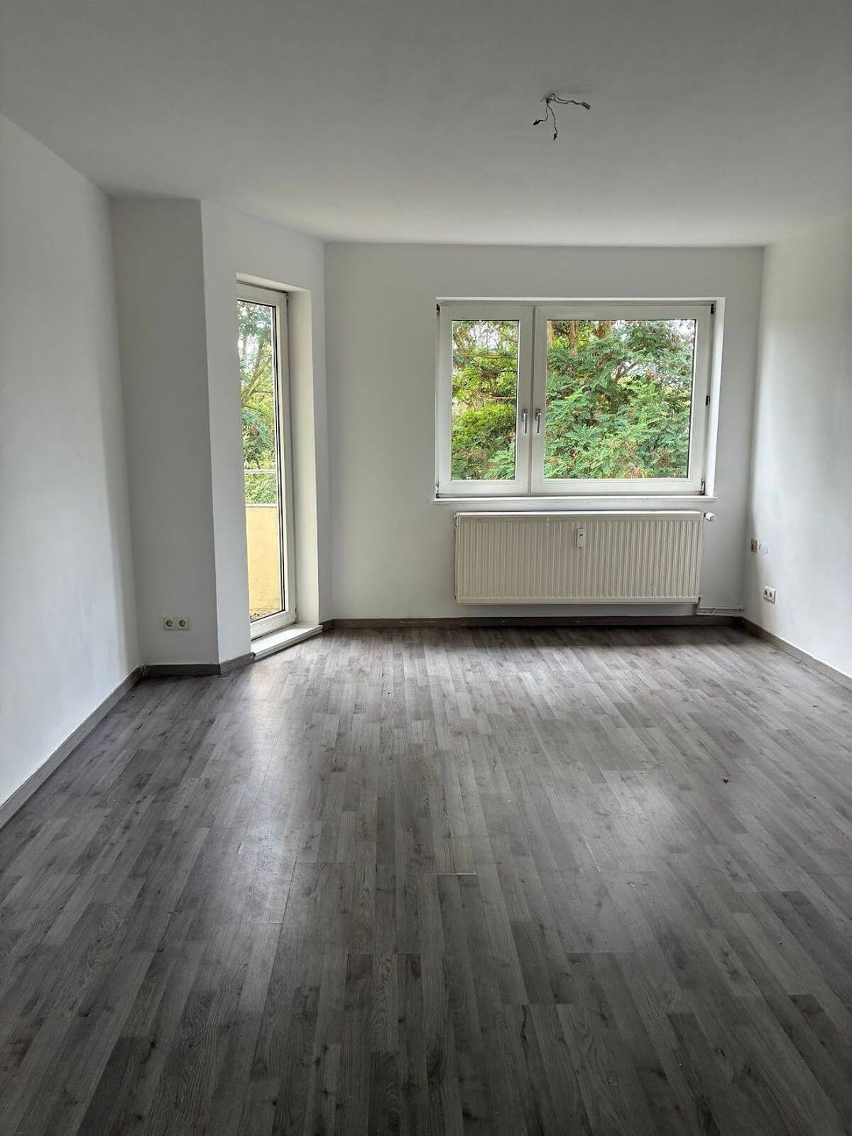 Zentral. Hell. Bezugsfertig - 4 Zimmer mit Balkon im Herzen der Stadt – 38226 Salzgitter – Bild 1 von 6