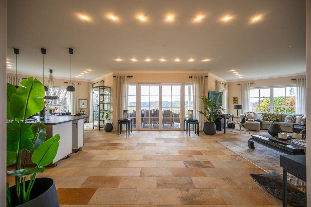 Verkauft! Luxuriöse Architektenvilla mit herrlichem Blick in Passau-Salzweg! – Salzweg – Vorschaubild 3