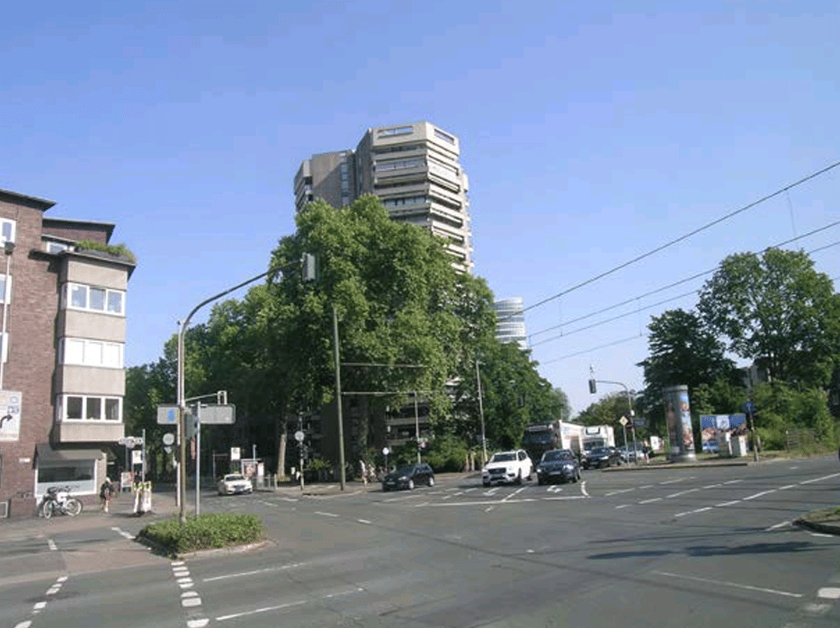 Schöne Eigentumswohnung mit Balkon in gefragter Lage in 40474 Düsseldorf-Golzheim – Düsseldorf – Vorschaubild 2