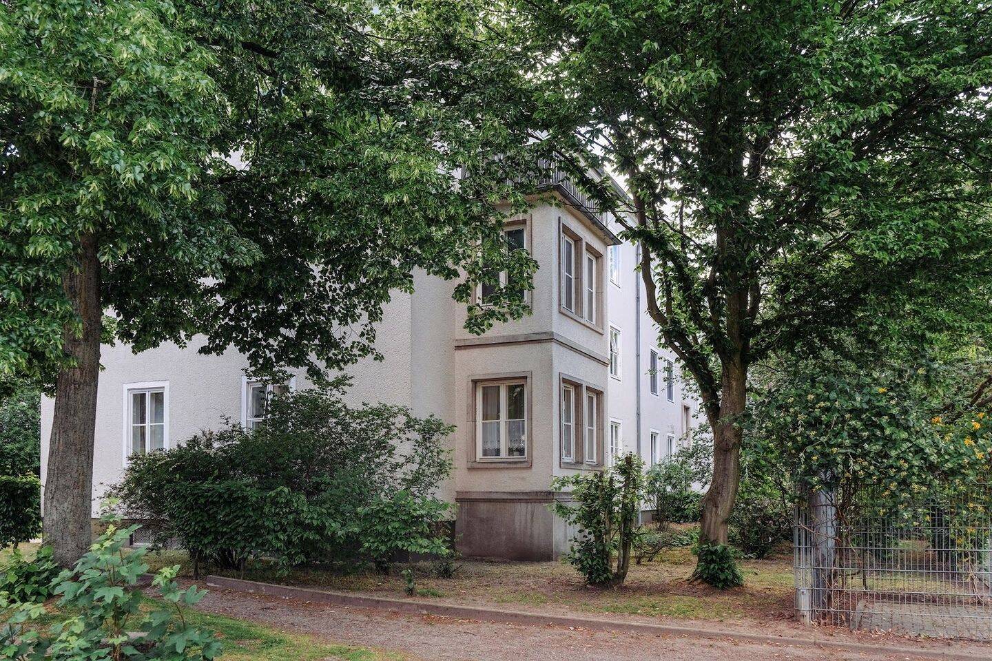 Dachgeschosswohnung mit Einbauküche in Wolfsburgs Höfen // DG Rechts
