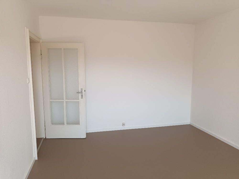 Top 1-Zimmerwohnung mit modernem Duschbad in 2022 saniert - ab 01.08.2026 verfügbar - Nähe Cramer-Klett-Park und Campus gelegen – Nürnberg – Vorschaubild 5