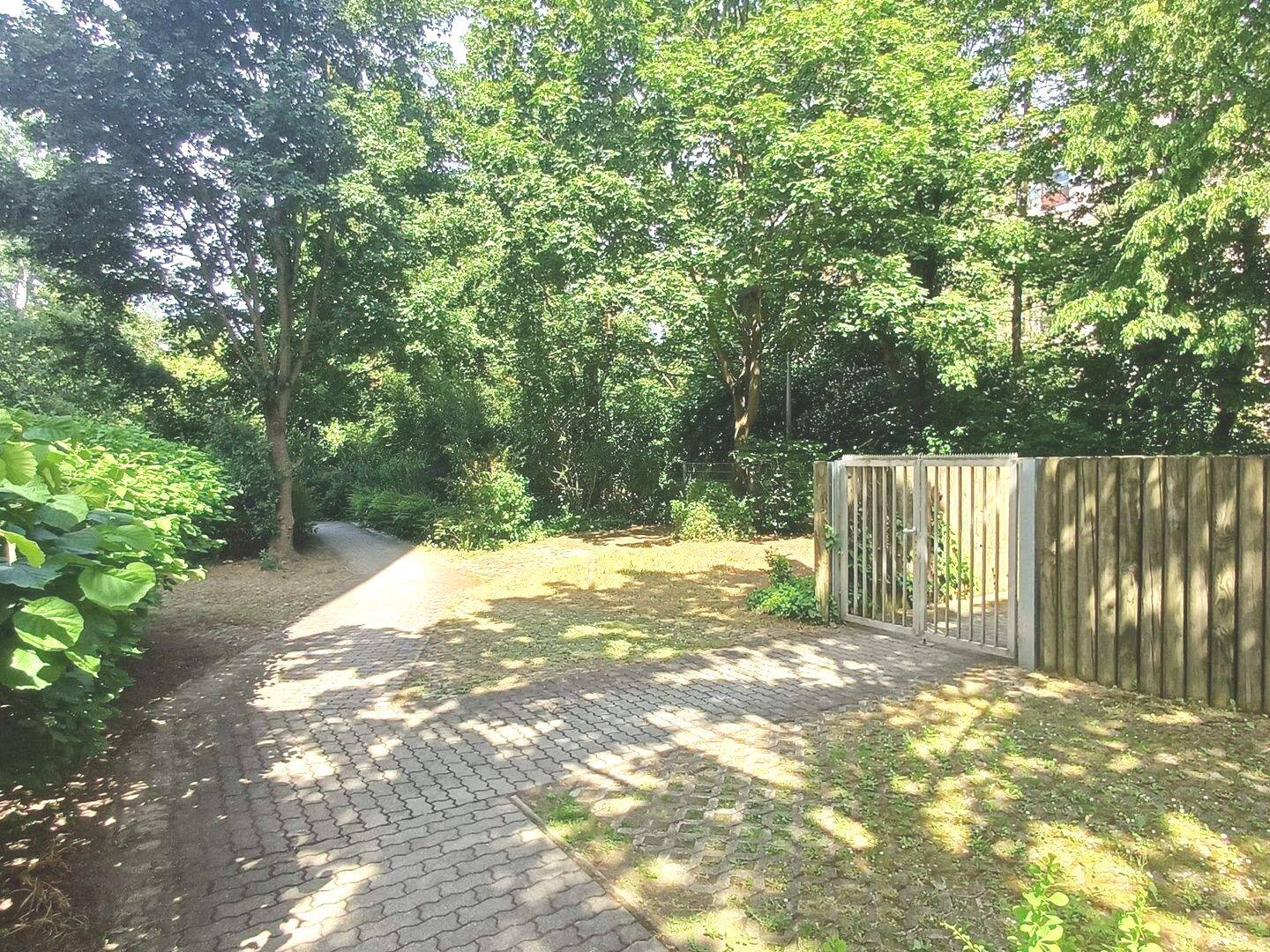 Charmante 2-Zimmerwohnung mit Loggia in einer der schönsten Wohnanlagen Nürnberg's – Nürnberg – Vorschaubild 4