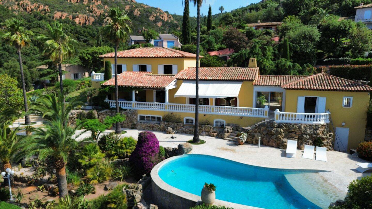 Maison 7 pièces 234 m² · à Saint-Raphaël · 233,5 m² · 2 900 000 €