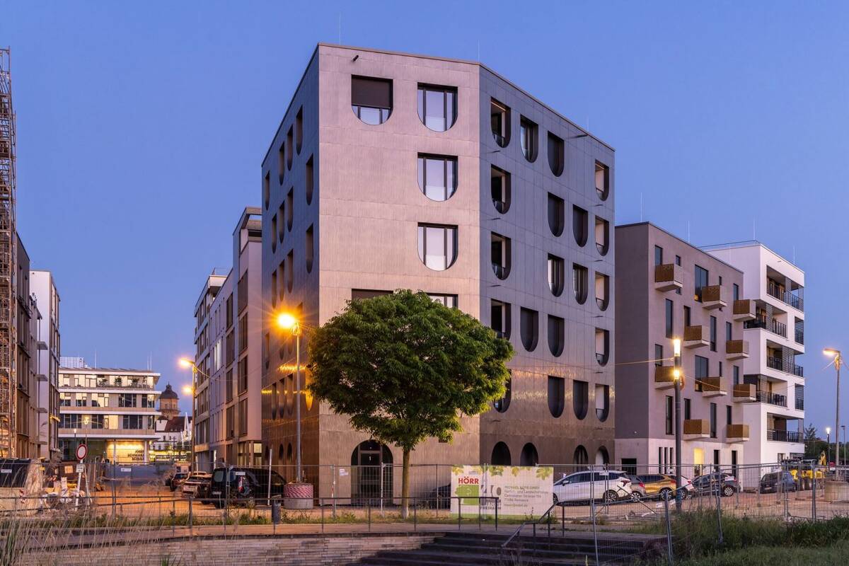 Traumhafte 2-Zimmer Wohnung im 4. Obergeschoss mit einzigartiger Deckenhöhe von 2,80 m – 74076 Heilbronn – Bild 1 von 5