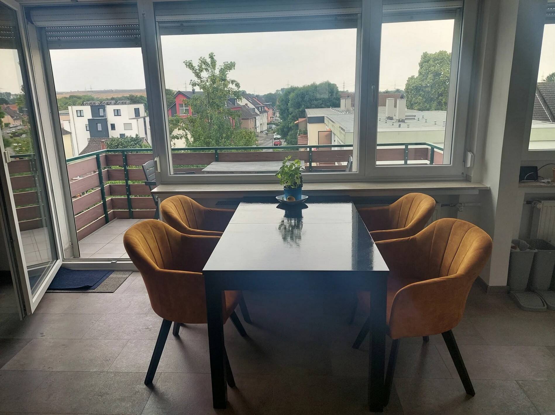 2-Zimmer Wohnung über den Dächern von Bürrig