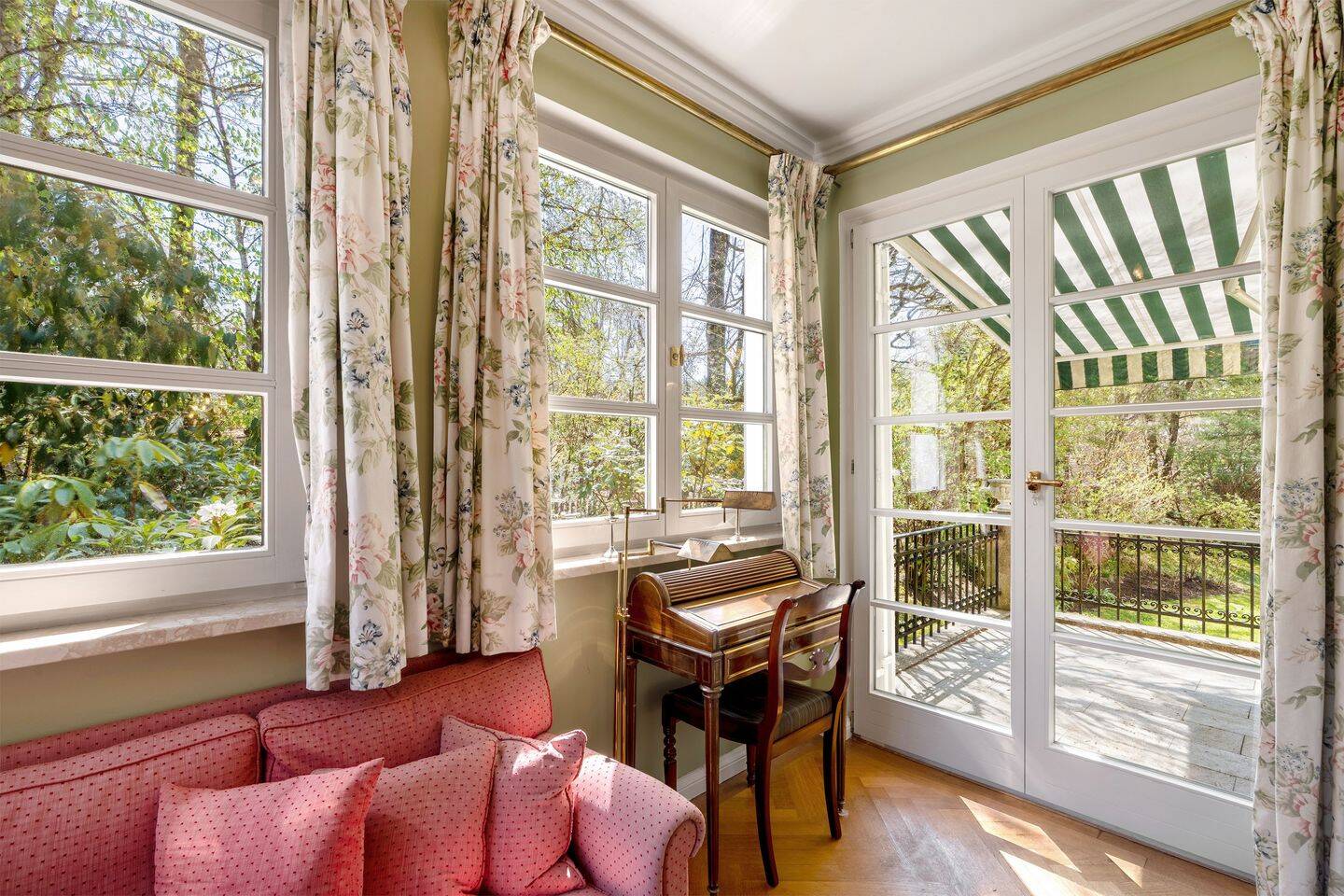 Traumhaftes Zuhause. Zeitlose Eleganz & außergewöhnliches Baurecht vereint. – München – Vorschaubild 4