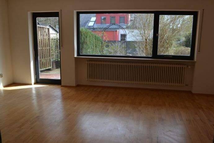 Schöne Doppelhaushälfte mit großem Garten in guter Lage in Nürnberg-Fischbach – Nürnberg – Vorschaubild 3