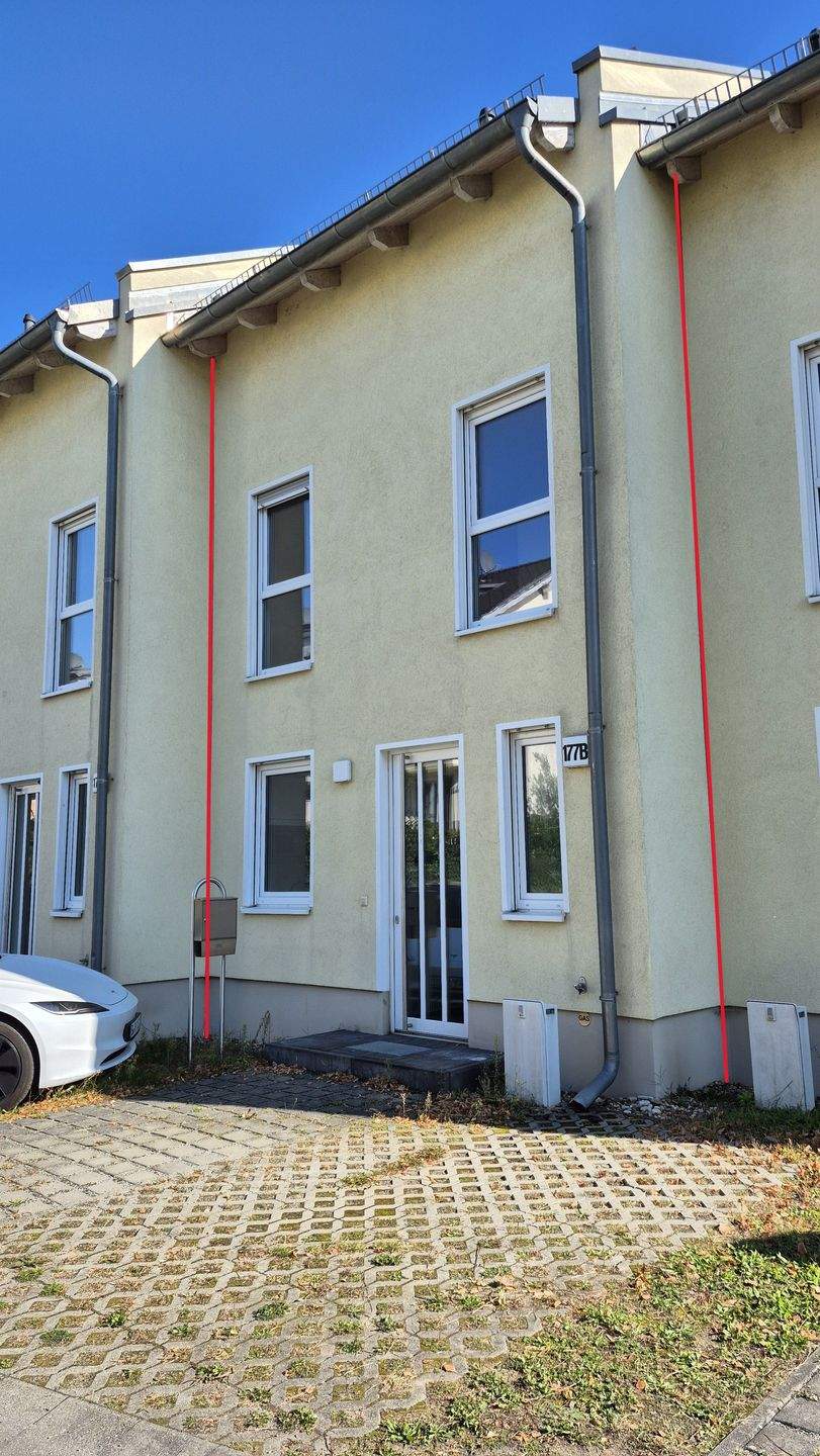 1. Reihe am Wasser, Reihenhaus mit Terrasse und 2 Balkone – Berlin – Vorschaubild 2