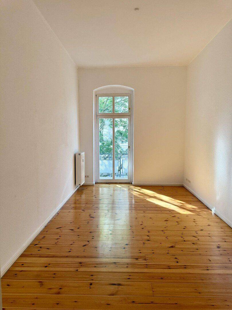 Lichtdurchflutete Wohnung, Toller Blick zum Helmholtzplatz (Provisionsfrei!) – Berlin – Vorschaubild 4