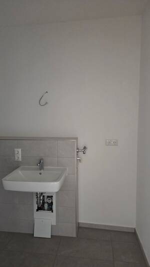 4 Zimmer mit 2 Bädern und 2 Balkonen – 1159 Dresden – Vorschaubild 8