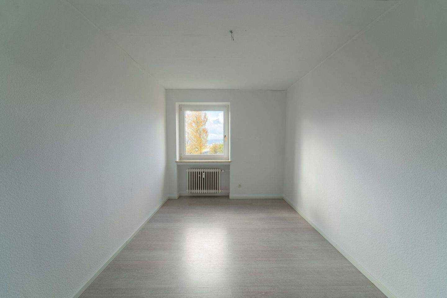 Kapitalanlage mit Potenzial: Komplett vermietetes MFH mit 15 Wohnungen, Aufzug & Garagen – Selb – Vorschaubild 5